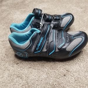 Flywheel cycling shoes